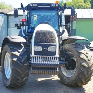foto tractor Valtra T190 rotable seat