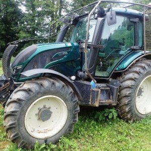 foto forestry 150HP Valtra +trailer with crane (41/30t set